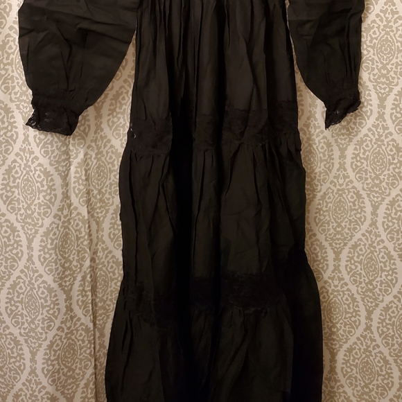 🖤 Widow Maxi Dress 🖤 - Picture 12 of 16